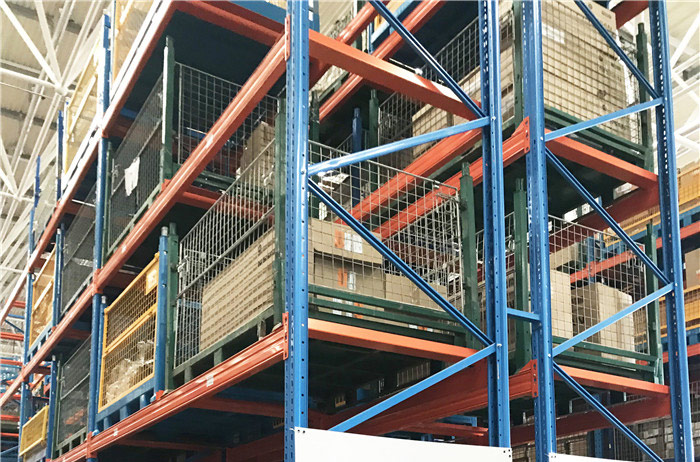 上層可以存放倉(cāng)儲(chǔ)籠，適合批量大比較零散的配件存放